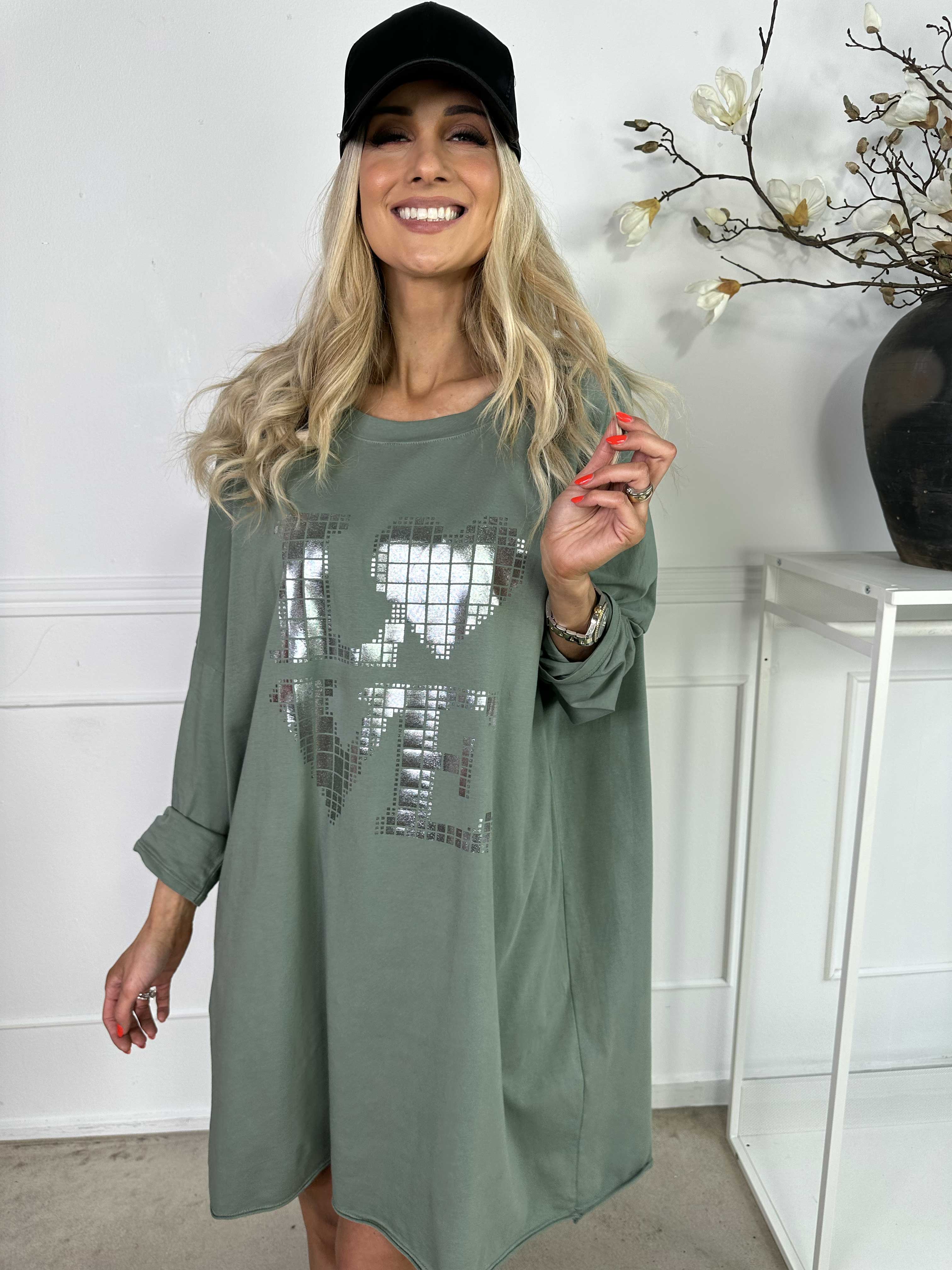 Oaklyn - Blød joggingkjole i bomuld med sølv skrift foran